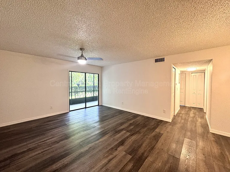 2452 Oak Park Way — Photo 7