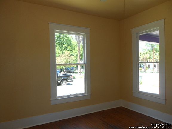 5th image of 630 Barrett Pl