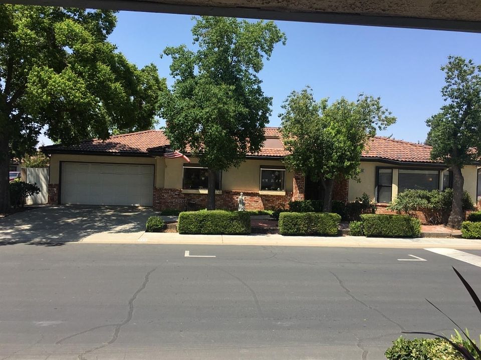 1st image of 886 E El Paso Ave