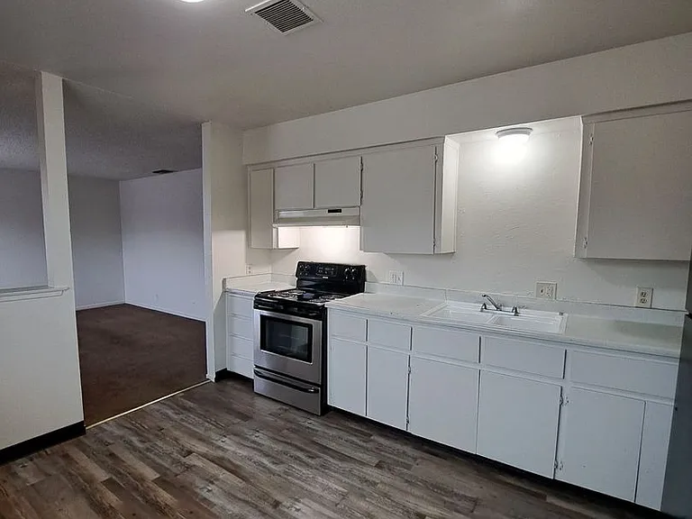 4730 E. Lamona Ave. — Photo 5