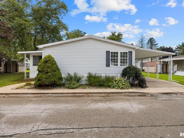 112 Buckeye Ln, Morton, IL 61550