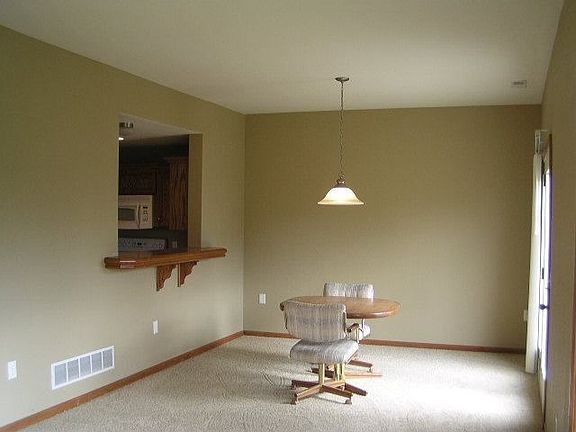 5th image of 2121 E 25th Ct