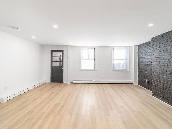 3rd image of 169 Halladay St Floor 1