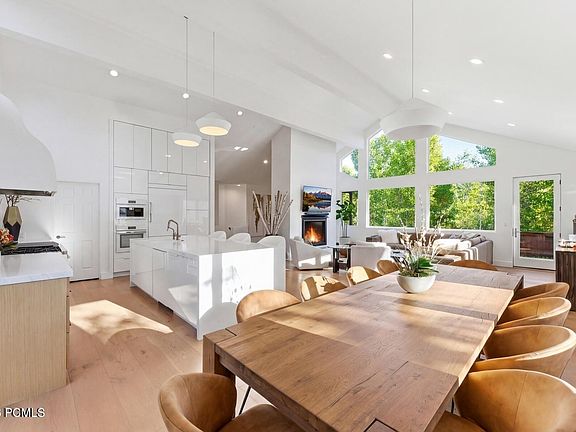 3rd image of 3141 W Homestead Rd