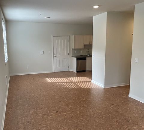 4th image of 5610 N Greeley Ave #4