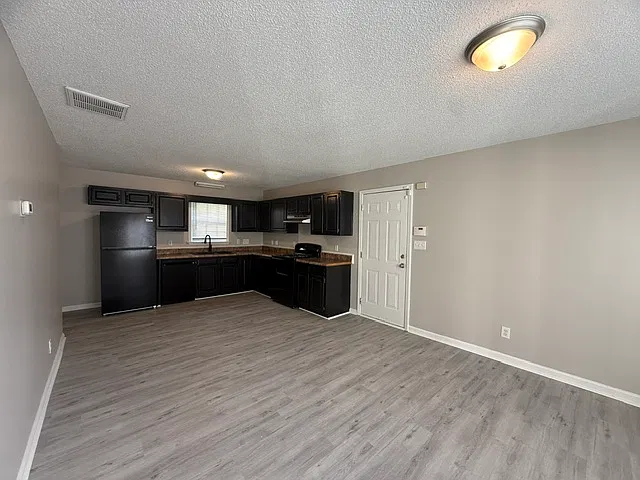 3 bed, 2.5 bath, 1700 sqft, $1,750 — Photo 3