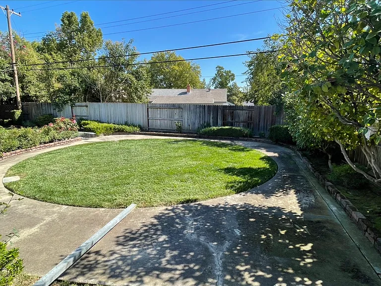 7079 Amherst St — Photo 21