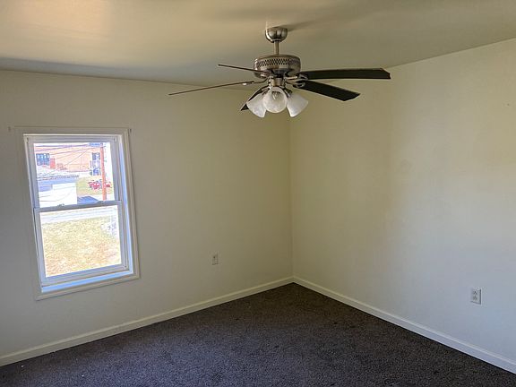 4th image of 415 N 6th Ave