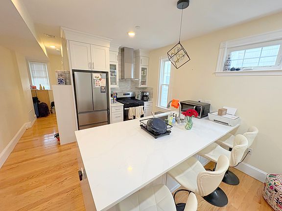 2nd image of 29 Putnam Ave APT 2