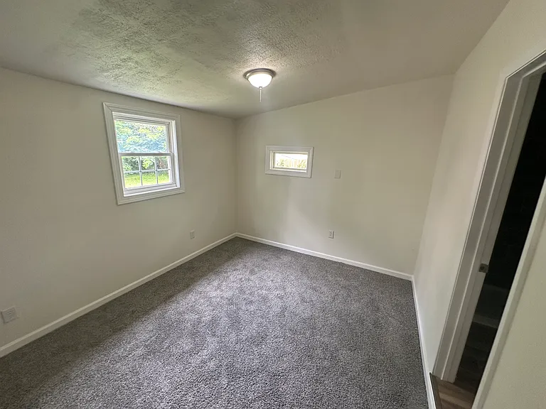 113 Baldwin Ave — Photo 11