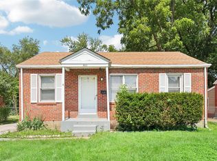 560 S New Florissant Rd, Florissant, MO 63031