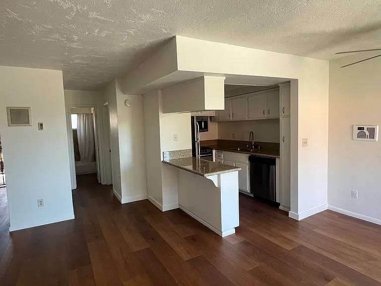 7555 Linda Vista Rd #31 — Photo 9