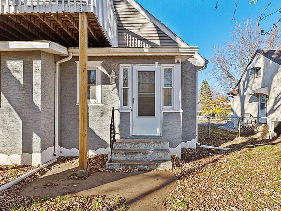 5th image of 253 Richmond St W