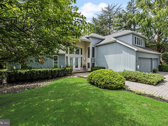 2nd image of 19 Bunning Dr