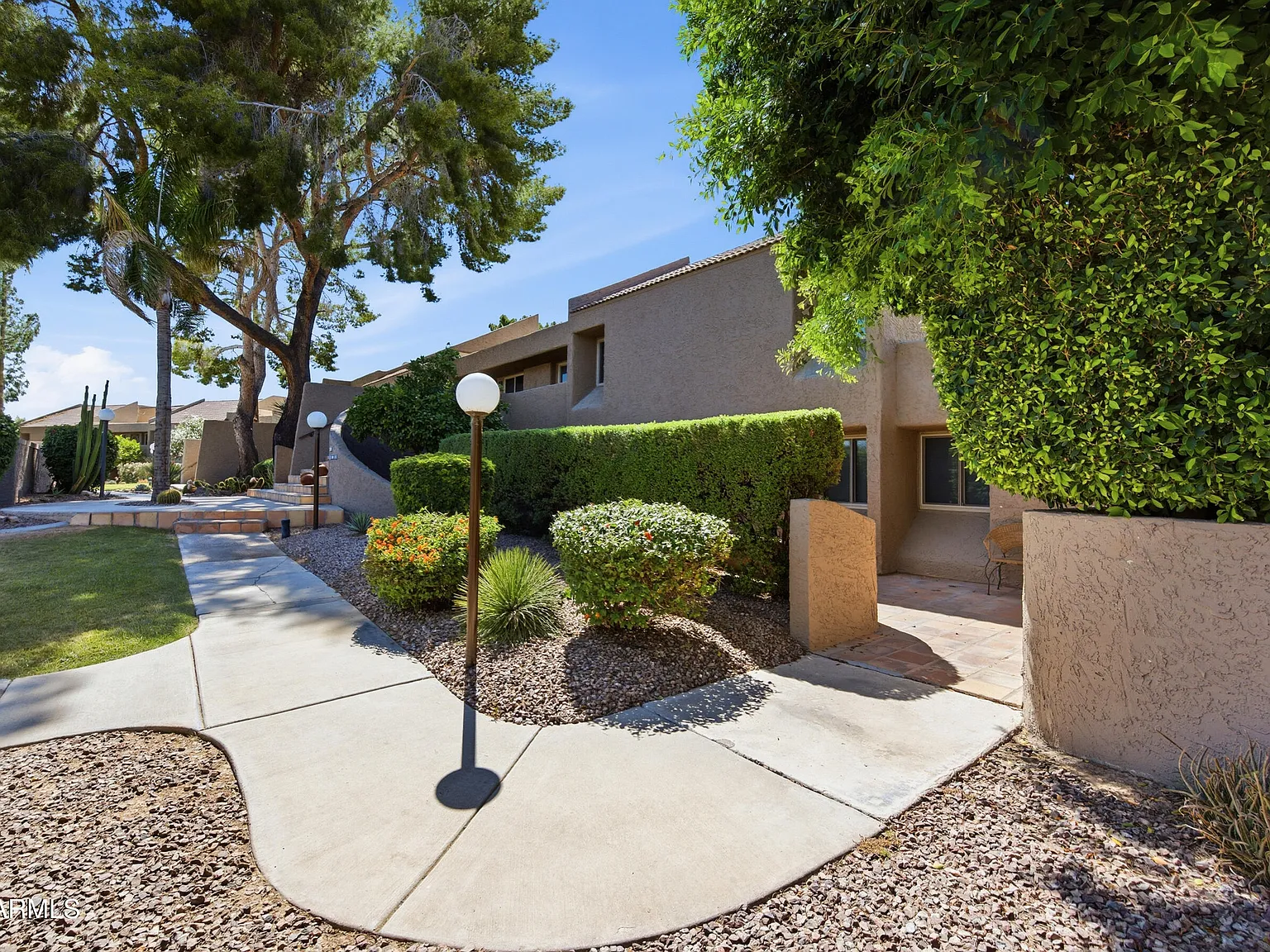 2 bed, 2.0 bath, 1238 sqft, $4,500 — Photo 3