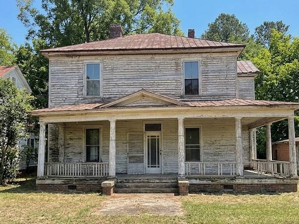 211 E Main St