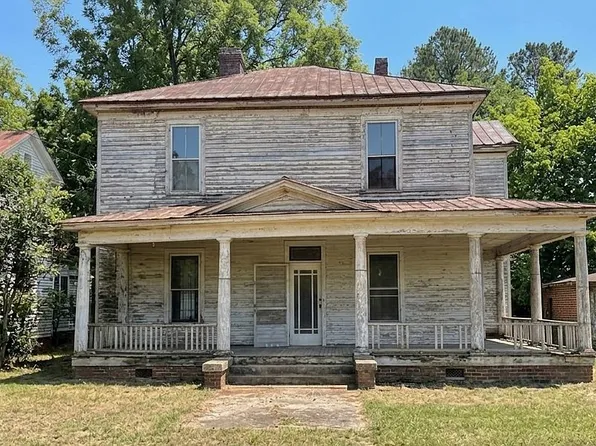 211 E Main St, Whitakers, NC 27891