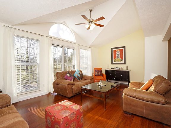 5th image of 1668 Emerald Glade Ln