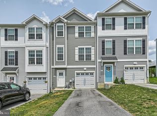 95 Overlook Dr, Hanover, PA 17331