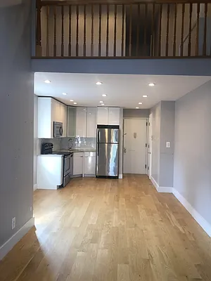 Rented by Bond New York | media 17