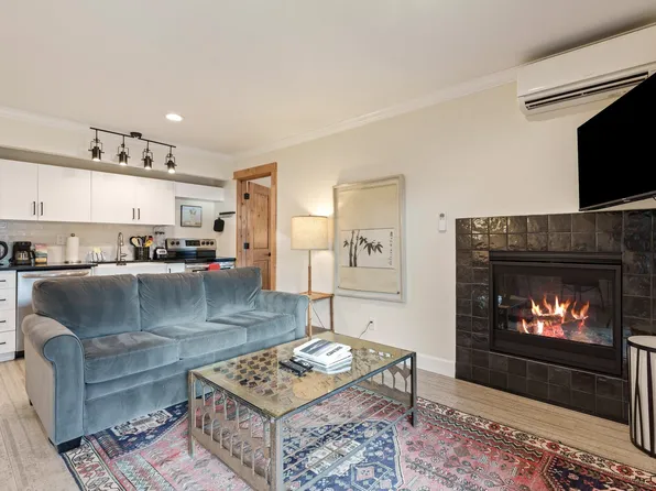 (undisclosed Address), Bend, OR 97703