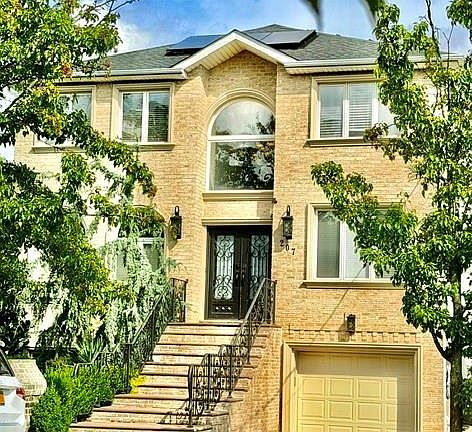 2nd image of 207 Swinnerton St