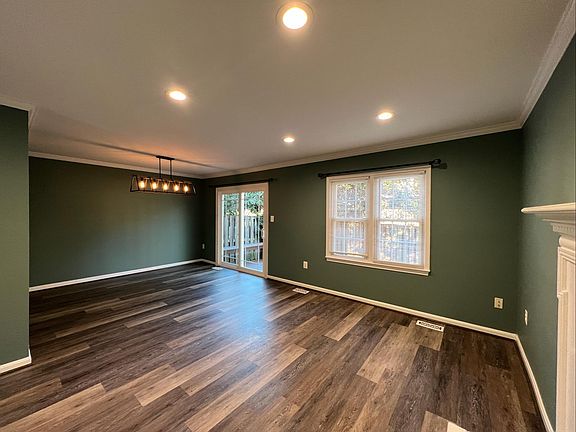 4th image of 2929 Cashel Ln
