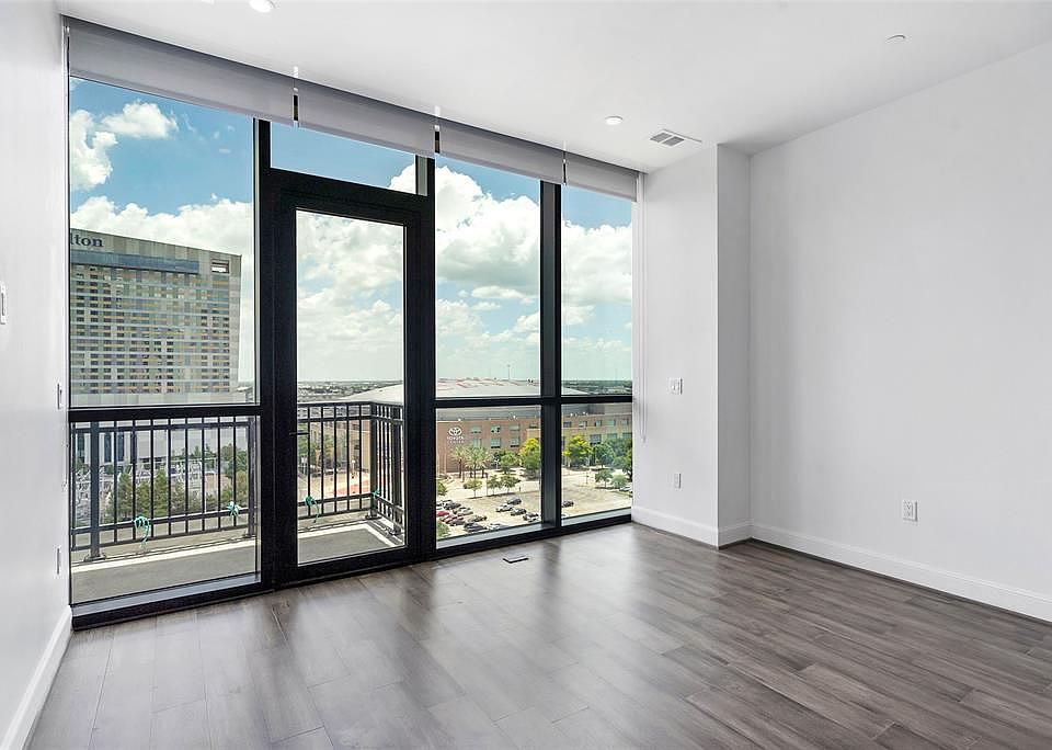 1st image of 1211 Caroline St #1103