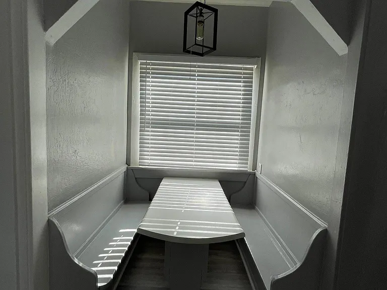 109 S 5th Ave — Photo 14