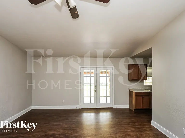 6418 Briar Knoll Dr — Photo 3