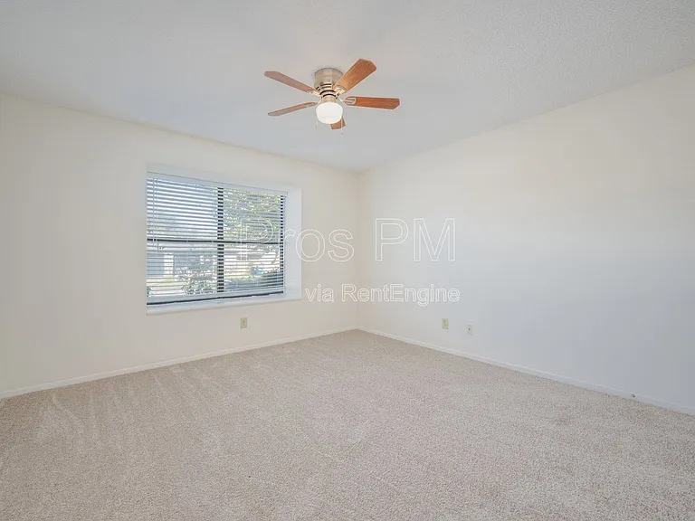 329 Casie Ct — Photo 7