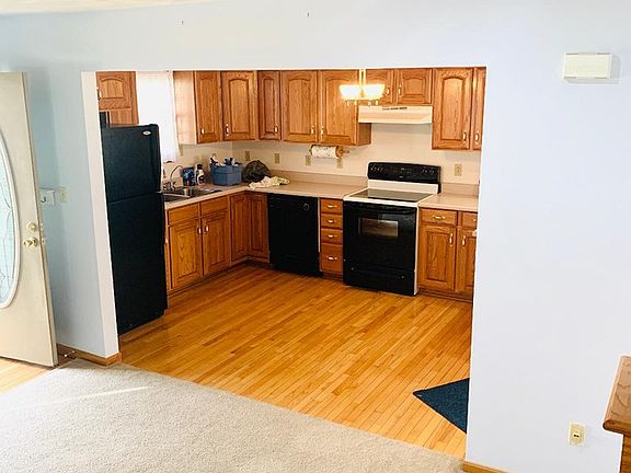 3rd image of 509 Center Ave