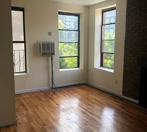 4th image of 76 E 1st St #1CE