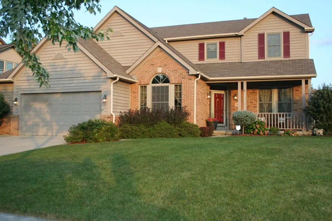 366 Canterbury Ct photo 1