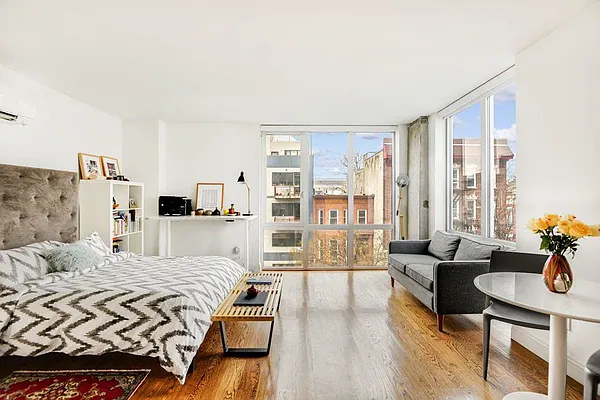 Rented by R New York | media 7