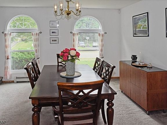 3rd image of 44 Dogwood Dr