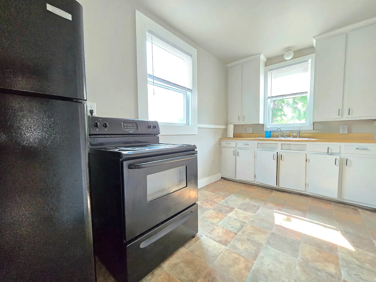 2 bed, 1.5 bath, $1,100 — Photo 4