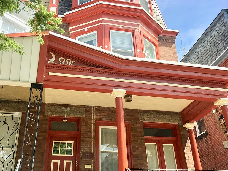 4729 Hazel Ave #2R — Photo 2