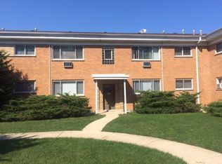 1204 Carol St APT A, Park Ridge, IL 60068