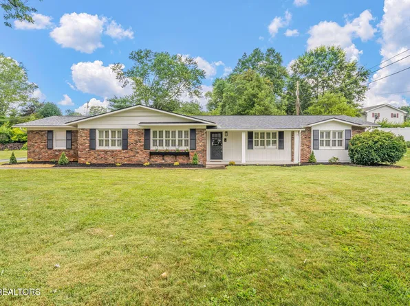 2705 Windemere Ln, Powell, TN 37849