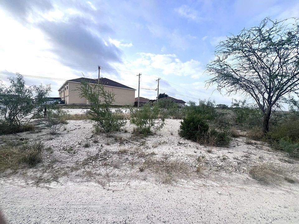 1st image of 713 Rockwood Dr #1