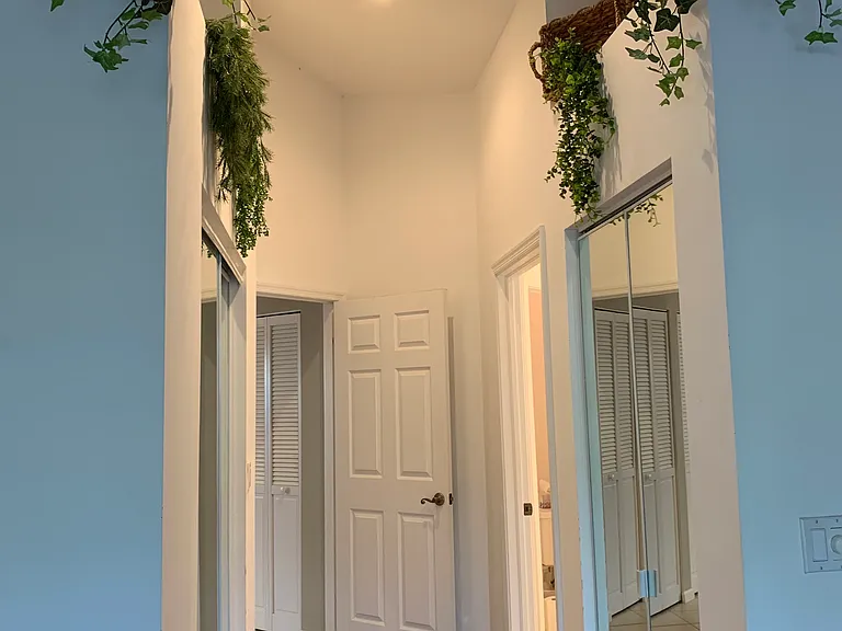 231A Canterbury Dr W — Photo 19