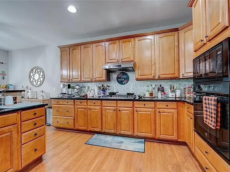 380 Simonton Crest Dr — Photo 9