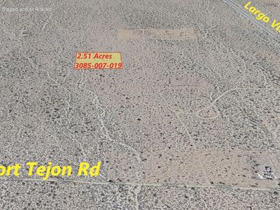 Avenue X #8, Llano, CA, 93544