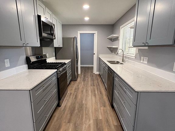 4th image of 1900 Corona Dr