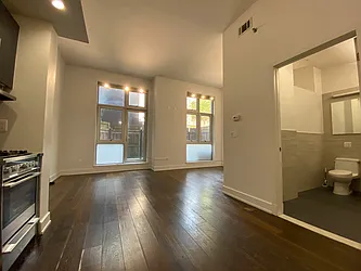 Rented by R New York