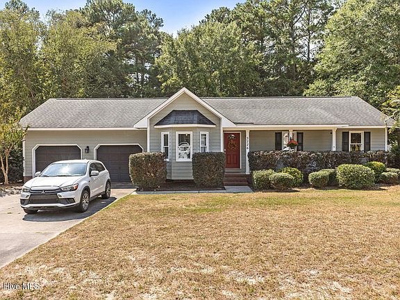 2nd image of 3226 Lynnhaven Drive