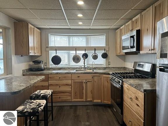 2nd image of 716 Forest Blvd