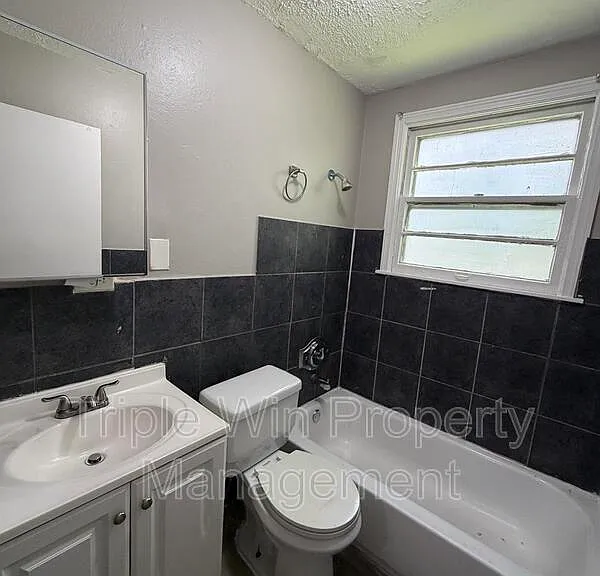 1113 Highmont Dr — Photo 23