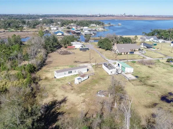 477 Bayou Sunset Ln, Sulphur, LA 70665